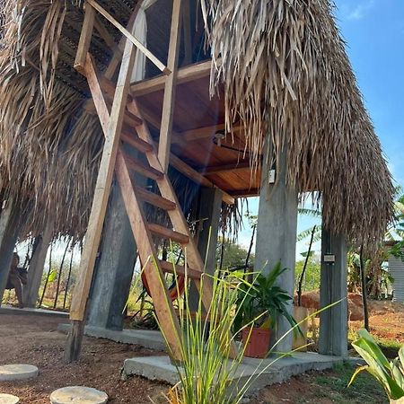 Sasy Tipis Hotel Санта Каталина Екстериор снимка